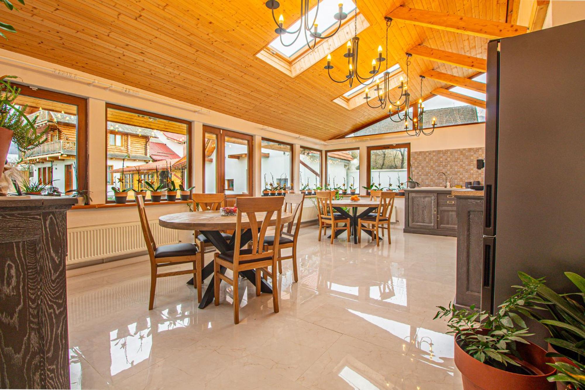Runca-N Rai Hotel Cristian  Eksteriør billede